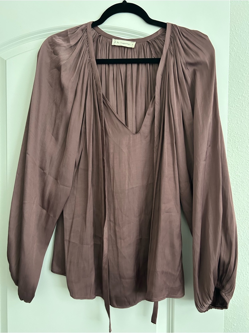By Together Dusty Rose V-Neck Peasant Blouse